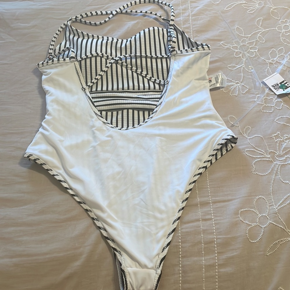 Shade Shore Womens One Piece Swimsuit- Medium - Picture 7 of 9